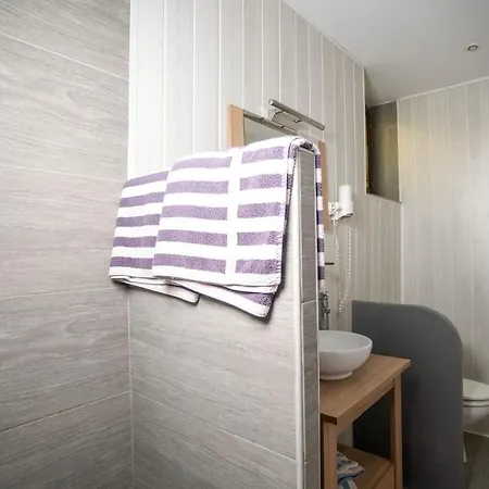 Hotell Les Orangers 2*
