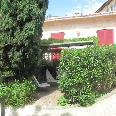 Hotell Les Orangers